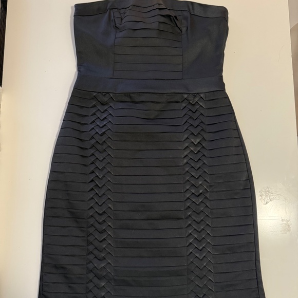 Minimal Chic Strapless Cocktail Dress H&M Black Satin-Like – Ruched, Bodycon, Ab - Picture 2 of 7